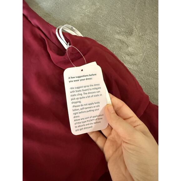 NWT THREAD Bridesmaid Ines Chiffon Sleeveless Gown
Burgundy Dessy Size 12 R - Picture 8 of 12